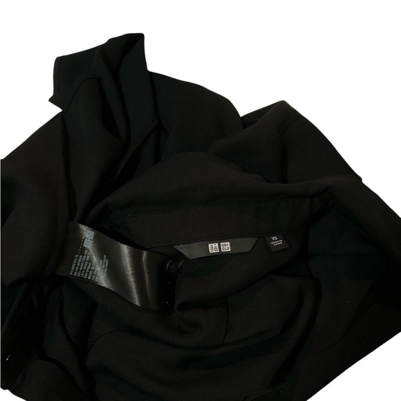 Classic Black Women's Top - Picture 3 of 3